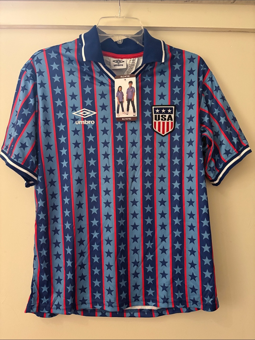This item is an official Umbro USA Soccer Team Youth Jersey XL 14-16 Unisex